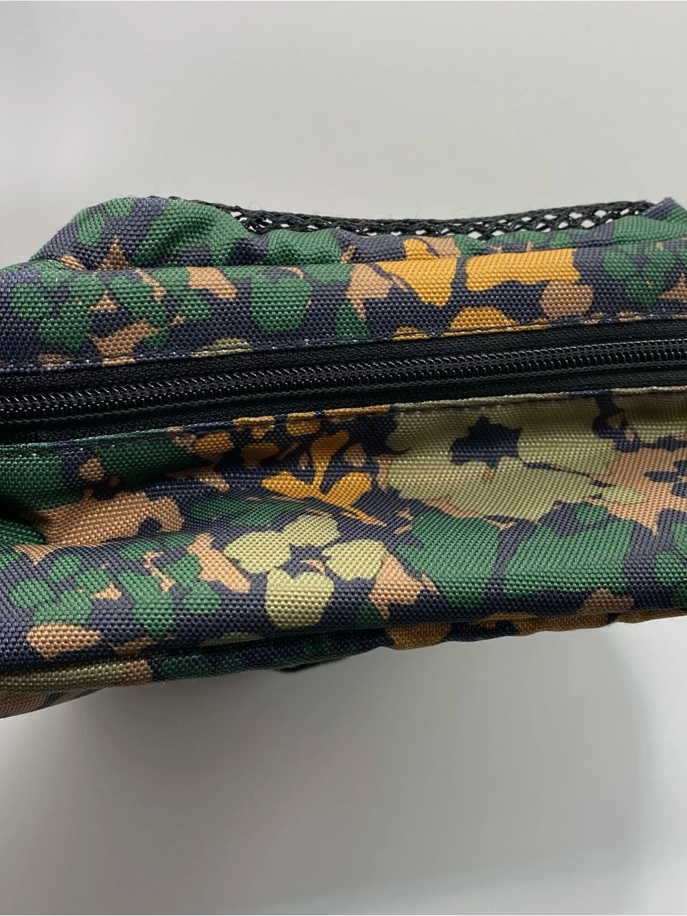 Vans Camouflage insulated lunch bag in Green, Brown & Yellow